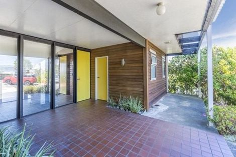 Photo of property in 5 Mataroa Avenue, Northland, Wellington, 6012