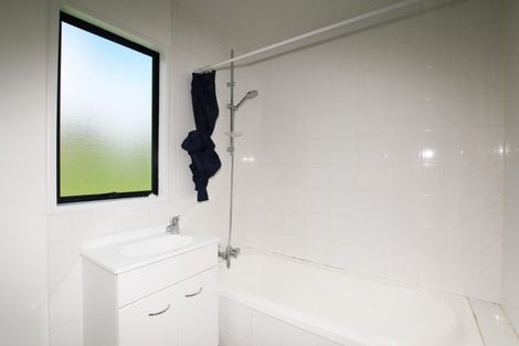 Photo of property in 41 Hewlett Road, Massey, Auckland, 0614