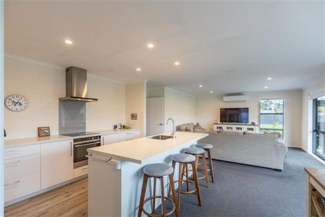 Photo of property in 20 Dee Street, Otane, 4202