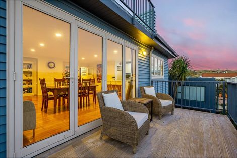 Photo of property in 14 Corlett Road, Plimmerton, Porirua, 5026
