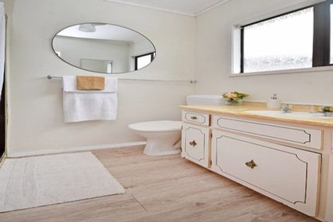 Photo of property in 4a Tower Hill, Stanmore Bay, Whangaparaoa, 0930