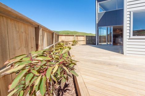 Photo of property in 166 Amesbury Drive, Churton Park, Wellington, 6037