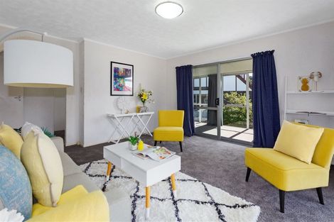 Photo of property in 5 Halyard Place, Whitby, Porirua, 5024