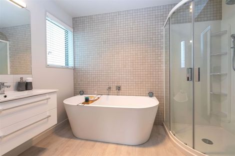 Photo of property in 11 Lussa Close, Broomfield, Christchurch, 8042