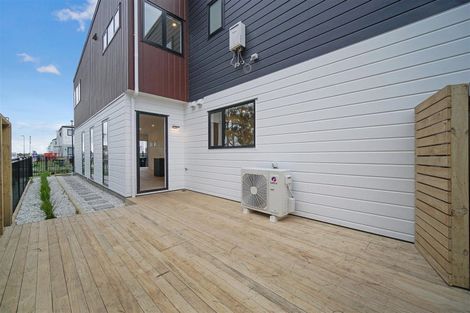 Photo of property in 1 Aramata Road, Papakura, 2110