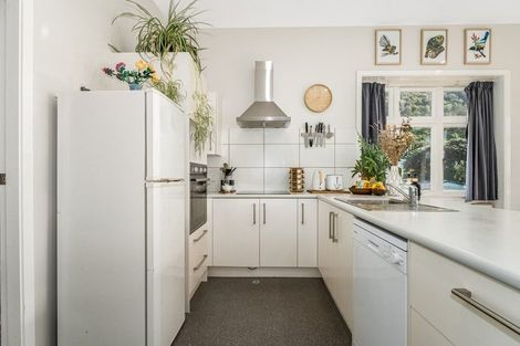 Photo of property in 38 Rua Street, Lyall Bay, Wellington, 6022