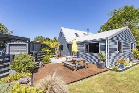 Photo of property in 5 Penfold Square, Leithfield, 7481