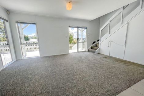 Photo of property in 43 Hutchinson Avenue, New Lynn, Auckland, 0600