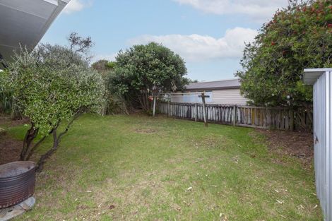 Photo of property in 76 Langdale Avenue, Paraparaumu, 5032