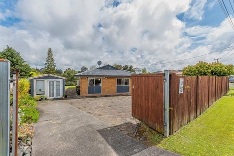 Photo of property in 140 Colwill Road, Massey, Auckland, 0614