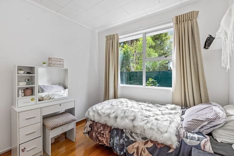 Photo of property in 46 Easton Park Parade, Glenfield, Auckland, 0629