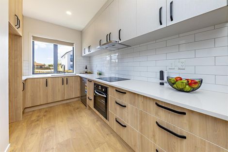 Photo of property in 9 Tapuwae Way, Mangere Bridge, Auckland, 2022