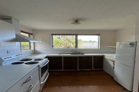 Photo of property in 14 Frobisher Street, Island Bay, Wellington, 6023