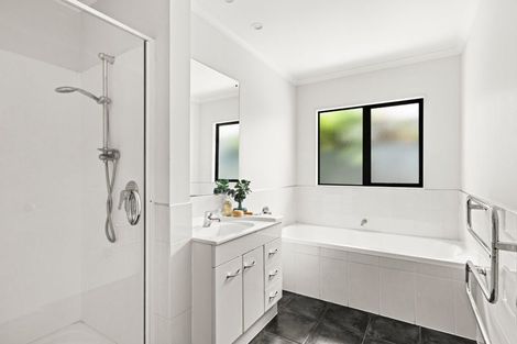 Photo of property in 17 Washington Place, Havelock North, 4130