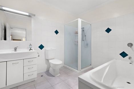 Photo of property in 33 Futuna Close, Karori, Wellington, 6012