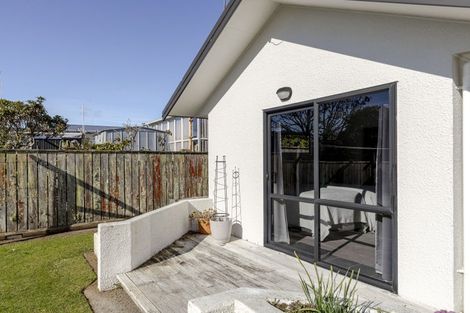 Photo of property in 20 Kowhai Street, Strandon, New Plymouth, 4312