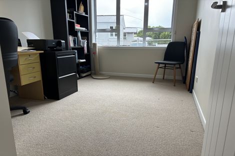 Photo of property in 22 Clinton Avenue, Te Atatu Peninsula, Auckland, 0610