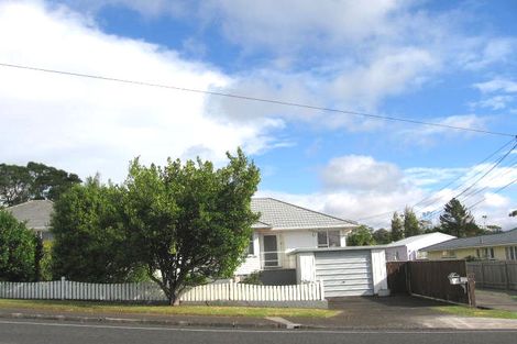 Photo of property in 135 View Road, Sunnyvale, Auckland, 0612