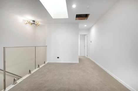 Photo of property in 2/399 Massey Road, Mangere East, Auckland, 2024