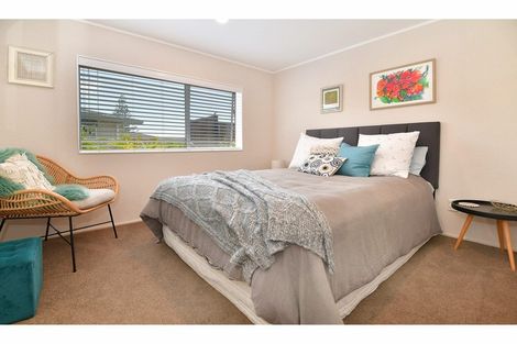 Photo of property in 2/54 Lakeside Drive, Orewa, 0931
