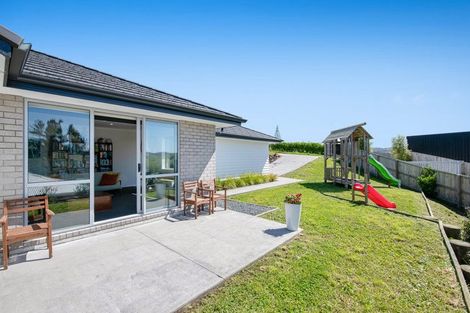 Photo of property in 19 Rauta Way, Helensville, 0800