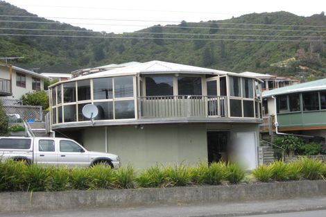 Photo of property in 3/1 Waikawa Road, Picton, 7220