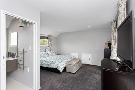 Photo of property in 17b Wairakei Road, Strowan, Christchurch, 8052