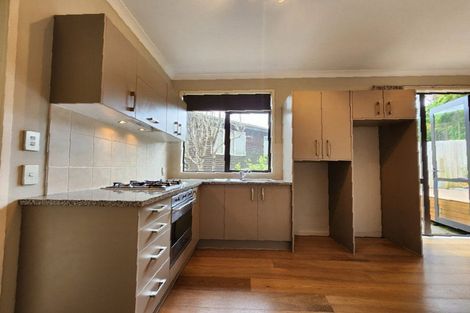 Photo of property in 63 Medallion Drive, Oteha, Auckland, 0632