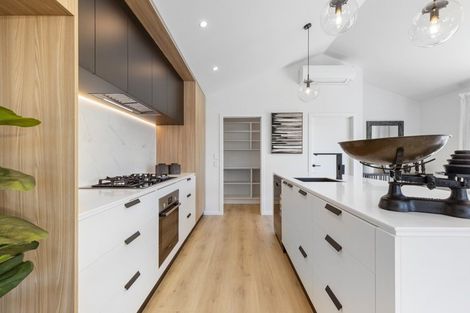 Photo of property in 82 Muster Road, Jacks Point, 9371