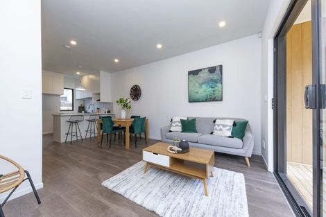 Photo of property in 5 Morihana Close, Glen Eden, Auckland, 0602