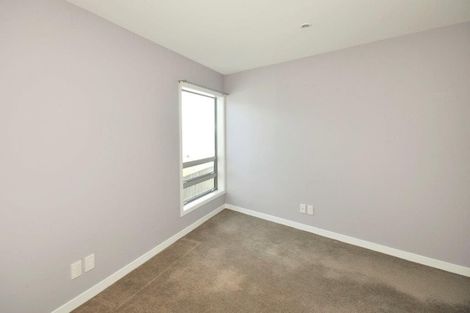 Photo of property in 12 Sunhaven Drive, Newlands, Wellington, 6037