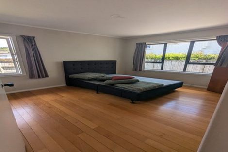 Photo of property in 30 Kervil Avenue, Te Atatu Peninsula, Auckland, 0610