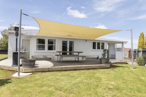 Photo of property in 9 Seddon Street, Dannevirke, 4930