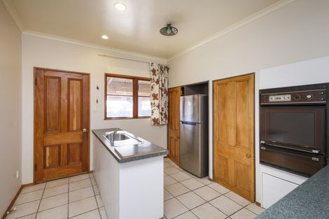 Photo of property in 17 Douglas Street, West End, Palmerston North, 4412