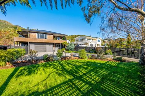 Photo of property in 90 Moana View Road, Waikawa, Picton, 7220
