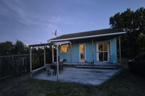 Photo of property in 15 Sarah Street, Waikawa Beach, Manakau, 5573