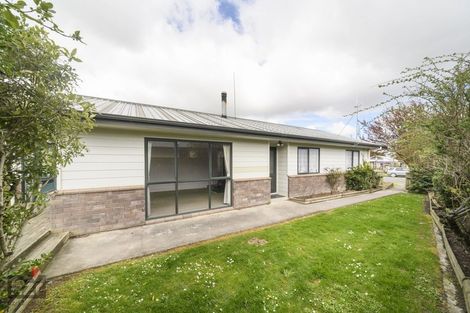 Photo of property in 146 Hillcrest Drive, Kelvin Grove, Palmerston North, 4414