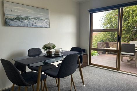 Photo of property in 31 Jellicoe Road, Murrays Bay, Auckland, 0630