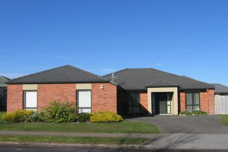 Photo of property in 23 Newbliss Crescent, East Tamaki Heights, Auckland, 2016