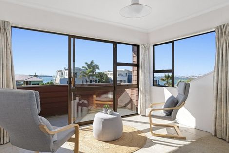 Photo of property in 207 Ngatai Road, Otumoetai, Tauranga, 3110