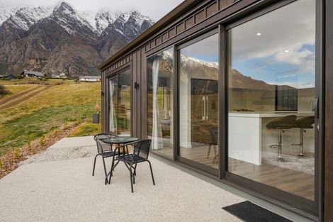 Photo of property in 16 Kinross Lane, Jacks Point, Queenstown, 9371