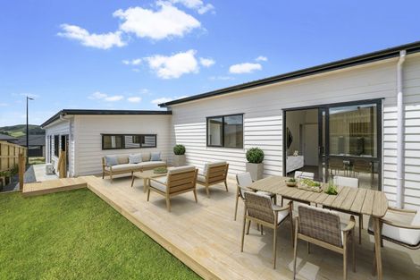 Photo of property in 16 Awa Avenue, Helensville, 0800