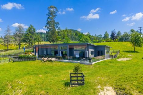 Photo of property in 4 Cemetery Road, Waipawa, 4273