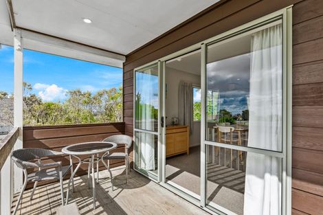 Photo of property in 1/1032 East Coast Road, Fairview Heights, Auckland, 0630