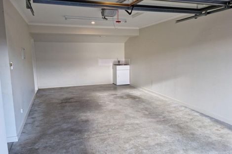 Photo of property in 1/33 Clemow Road, Fitzroy, New Plymouth, 4312