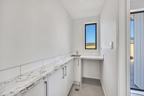 Photo of property in 11a Kelburn Lane, Mangere, Auckland, 2022