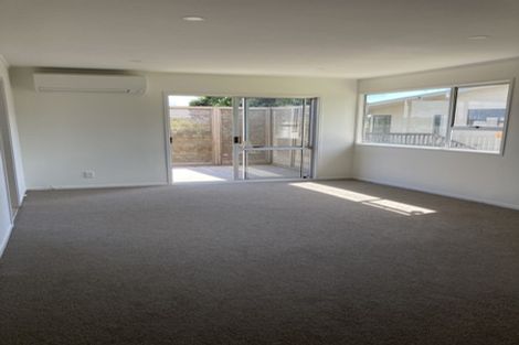 Photo of property in 7 Andros Place, Unsworth Heights, Auckland, 0632