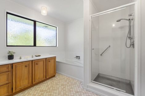 Photo of property in 4 Awanui Drive, Waikanae, 5036