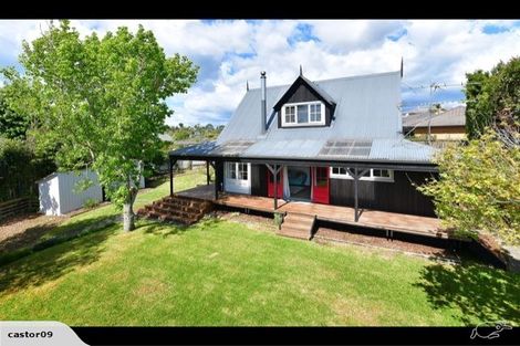Photo of property in 8 Poplar Road, Stanmore Bay, Whangaparaoa, 0932