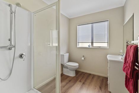 Photo of property in Rangeview Villas, 63/9 Fuller Close, Levin, 5510